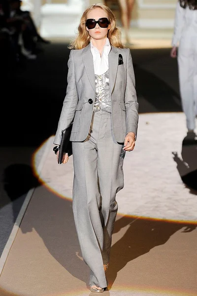 Look 24